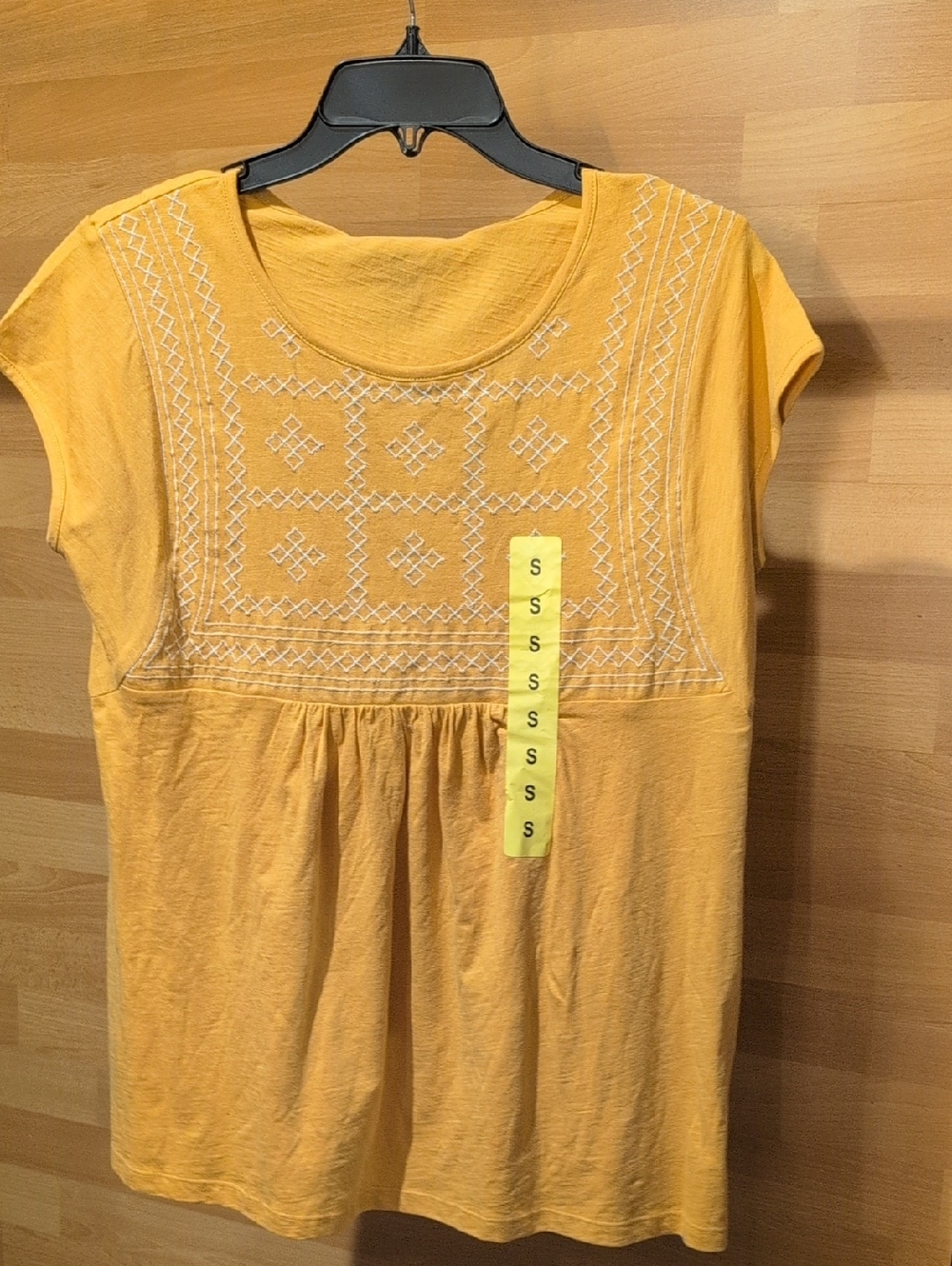 Gloria Vanderbilt Yellow Embroidered Cap-Sleeve Top